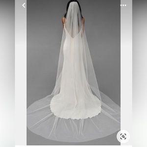 Martina Liana cathedral veil